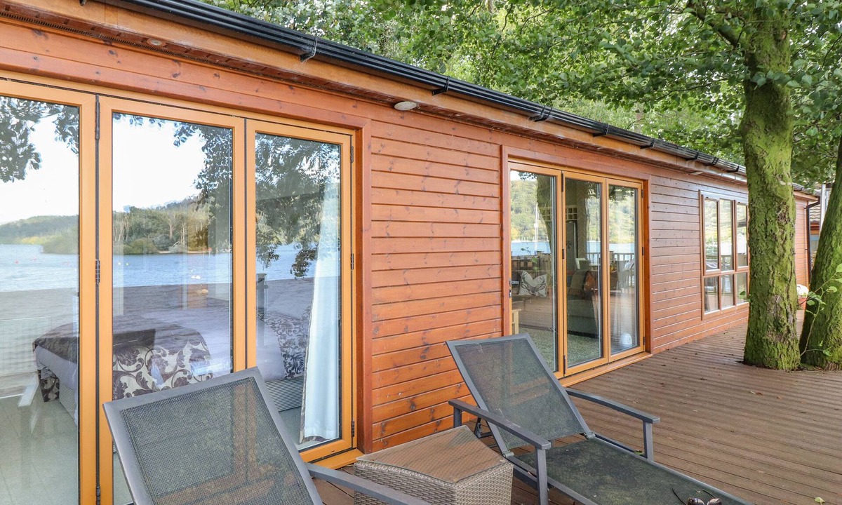 Bowness-on-Windermere Cottage | Lakeside Lodge