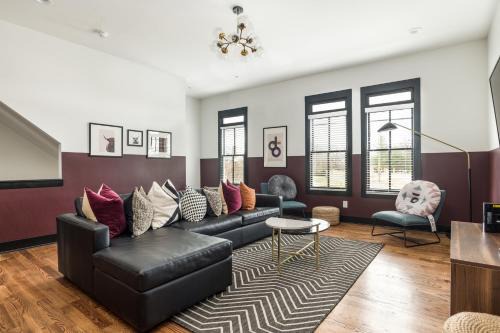 Buena Vista House | Lambert Reba by AvantStay Stylish 2 Home Buyout in Heart of Nashville