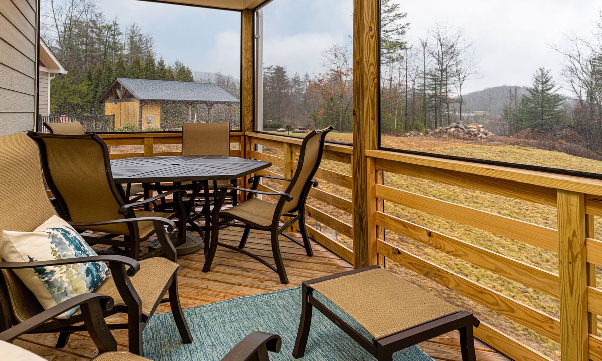Fairview House | Land of the Pines in the Mountains