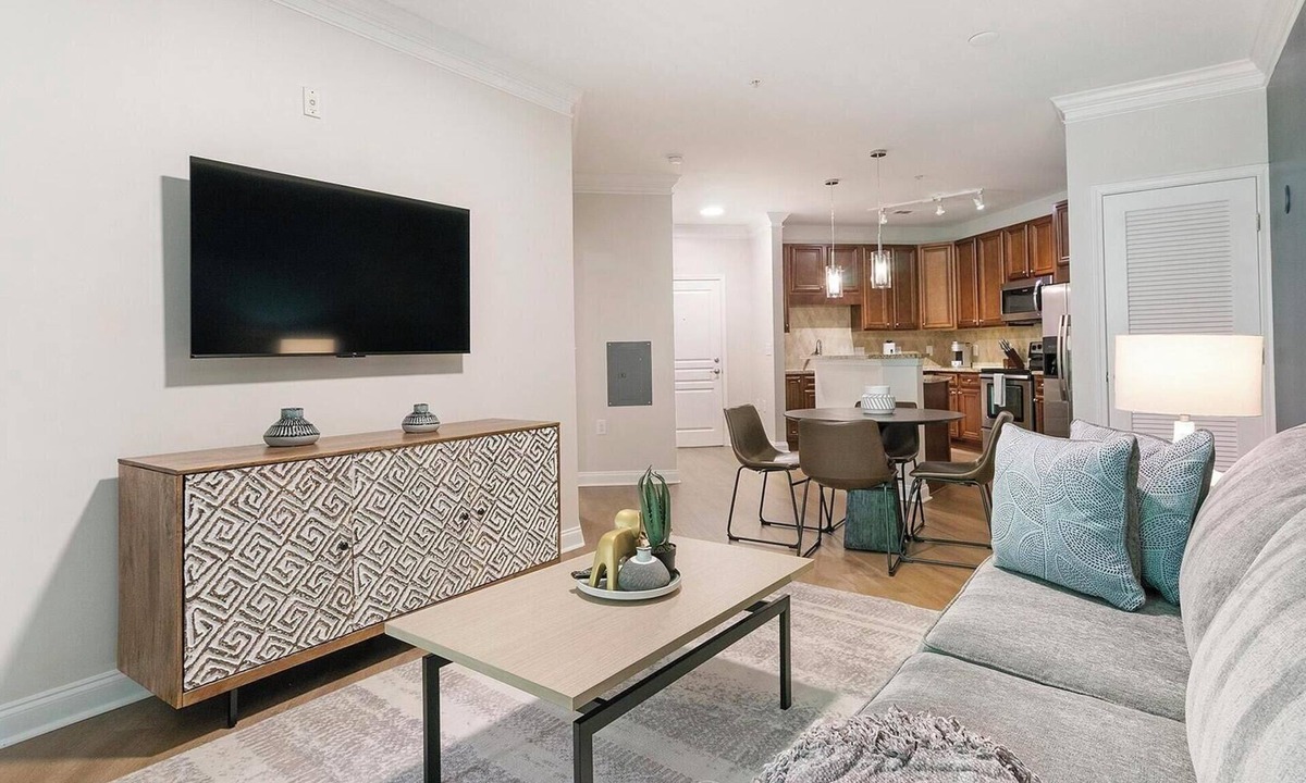 Cary Apartment | Landing | Amazing 1BD, Courtyard, Gym