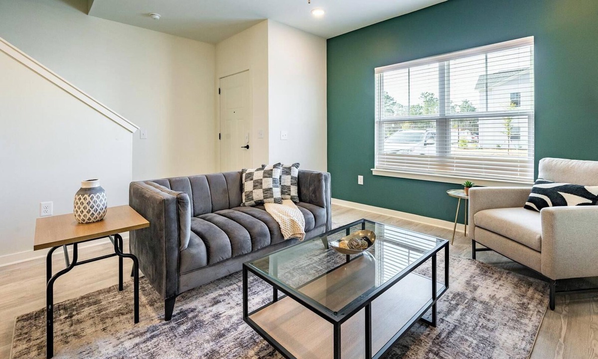 Wilmington Apartment | Landing | Amazing 3BD, Clubhouse, Yoga Studio
