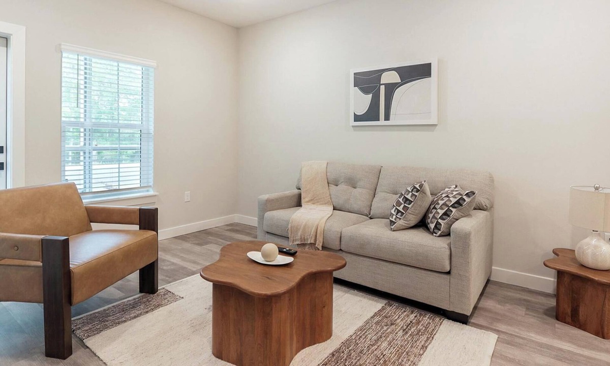 Beaufort Apartment | Landing | Beautiful 2BD, Gym