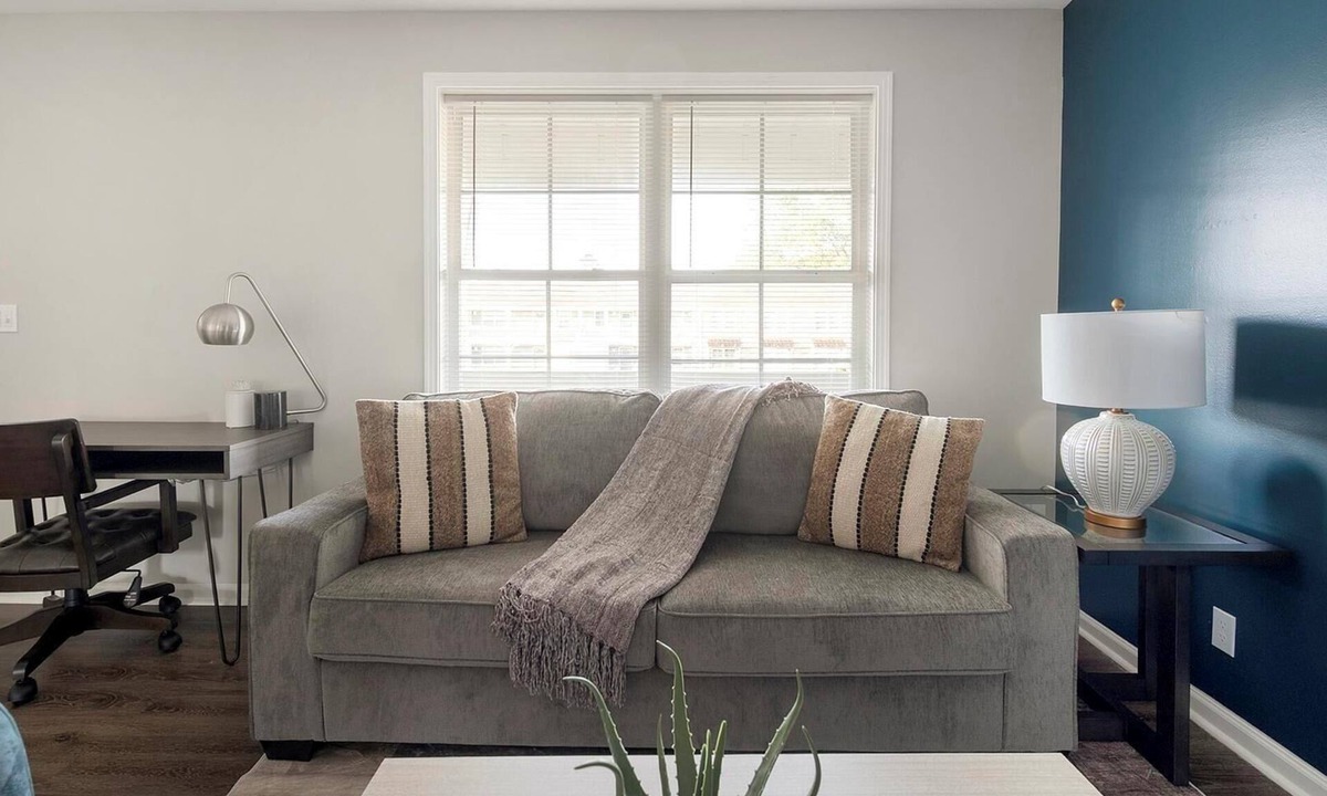 Hendersonville Apartment | Landing | Chic 2BD, Pool, Gym