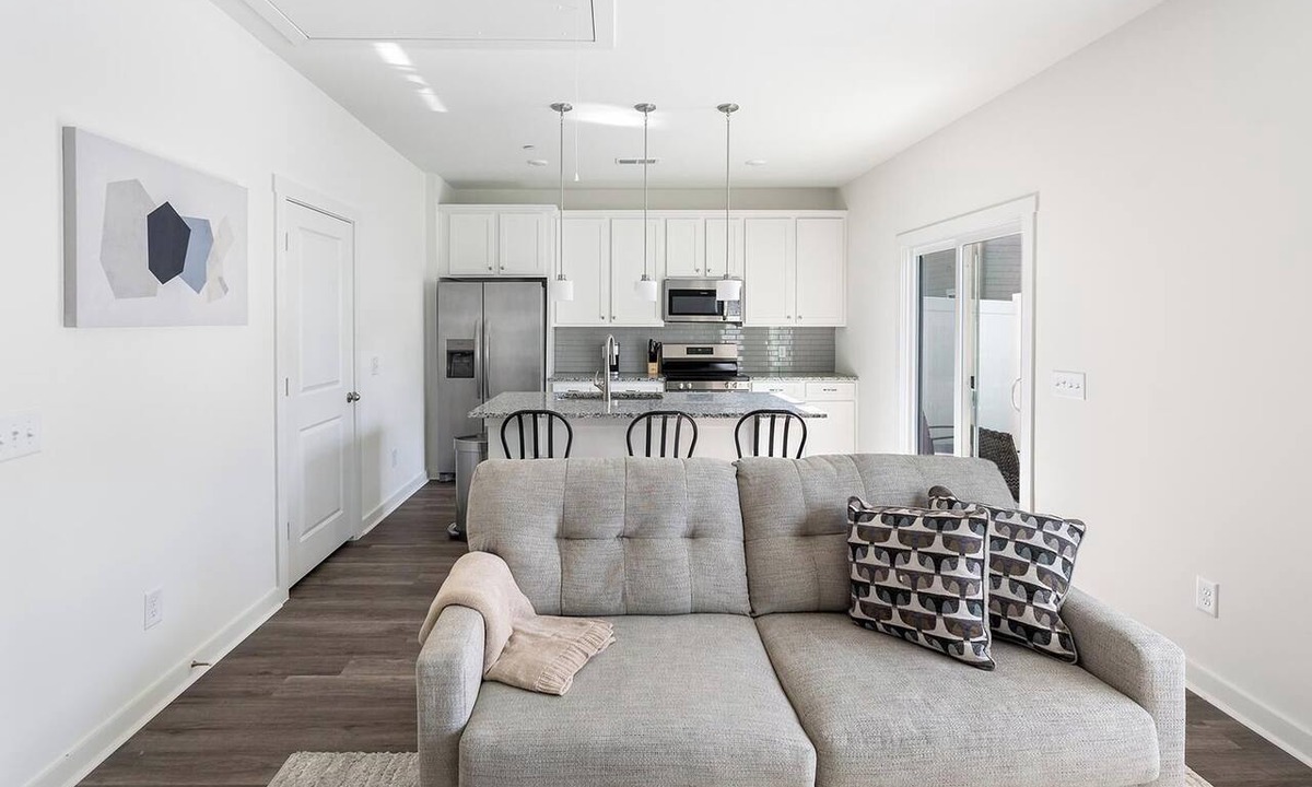 Port Wentworth Apartment | Landing | Incredible 1BD, Pool, Gym