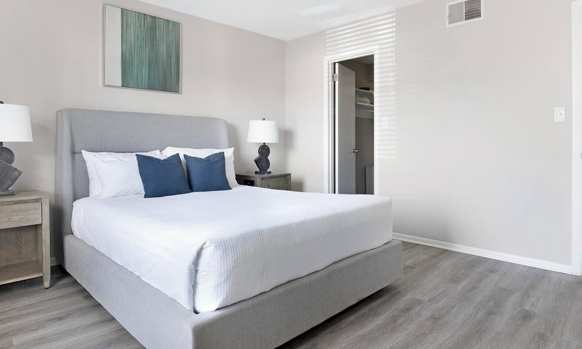 Homewood Apartment | Landing | Incredible 1BD, Gym, Pool