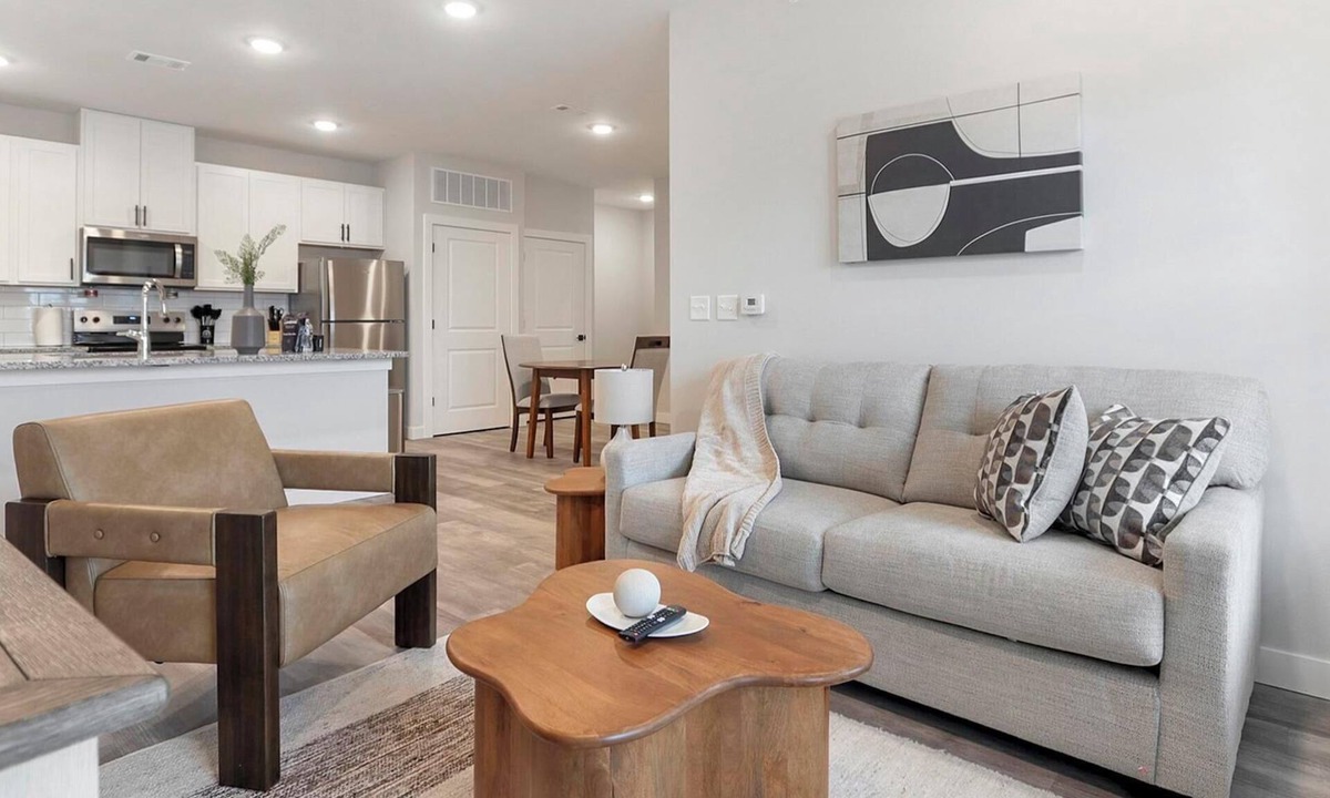 Beaufort Apartment | Landing | Incredible 1BD, Gym