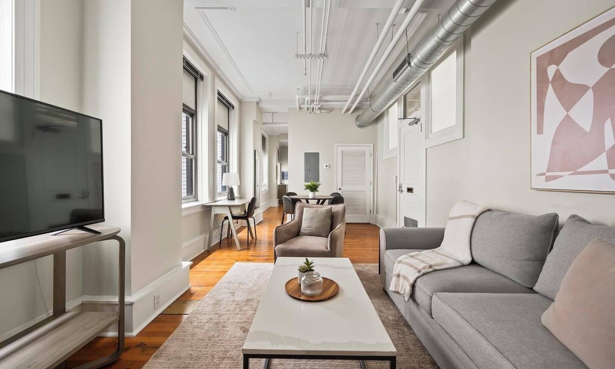 Downtown Nashville Apartment | Landing | Modern 1BD, Gym