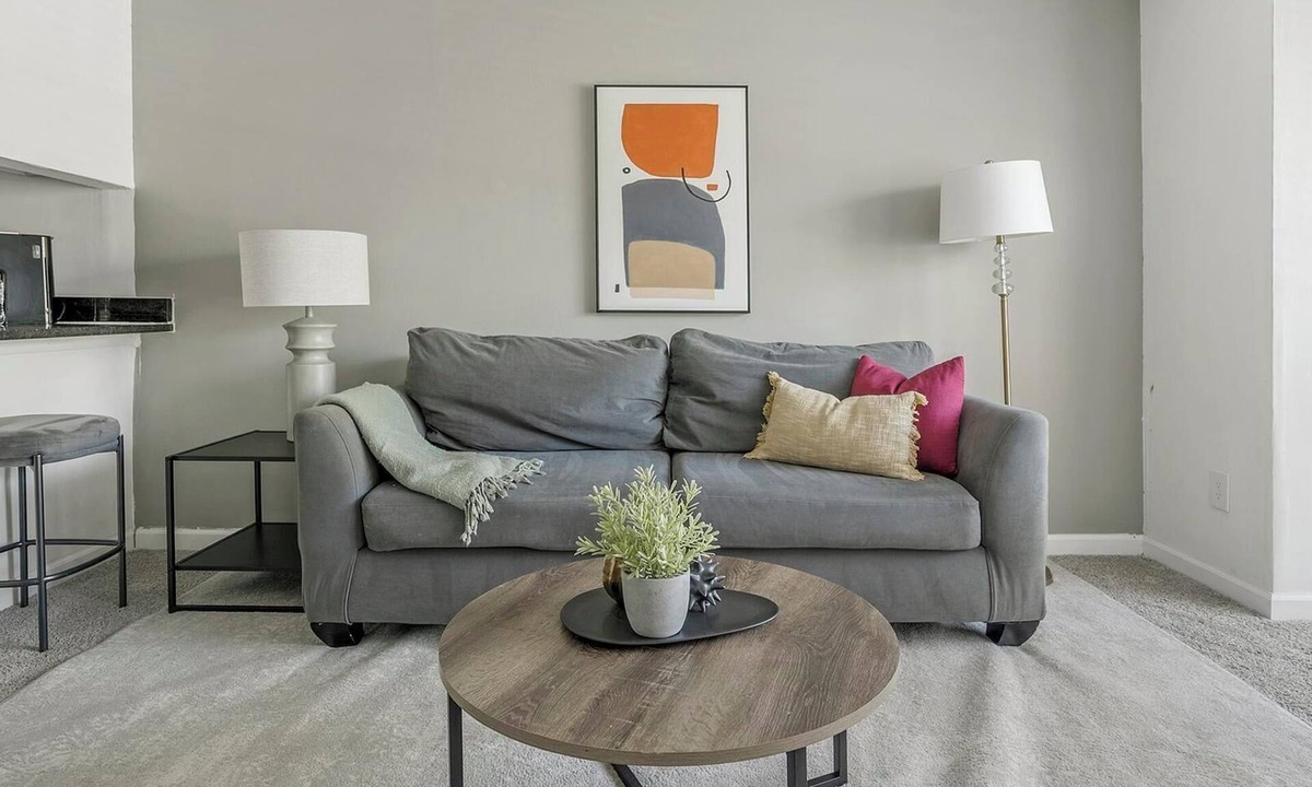 Winston - Salem Apartment | Landing | Modern Studio, Pool, Gym
