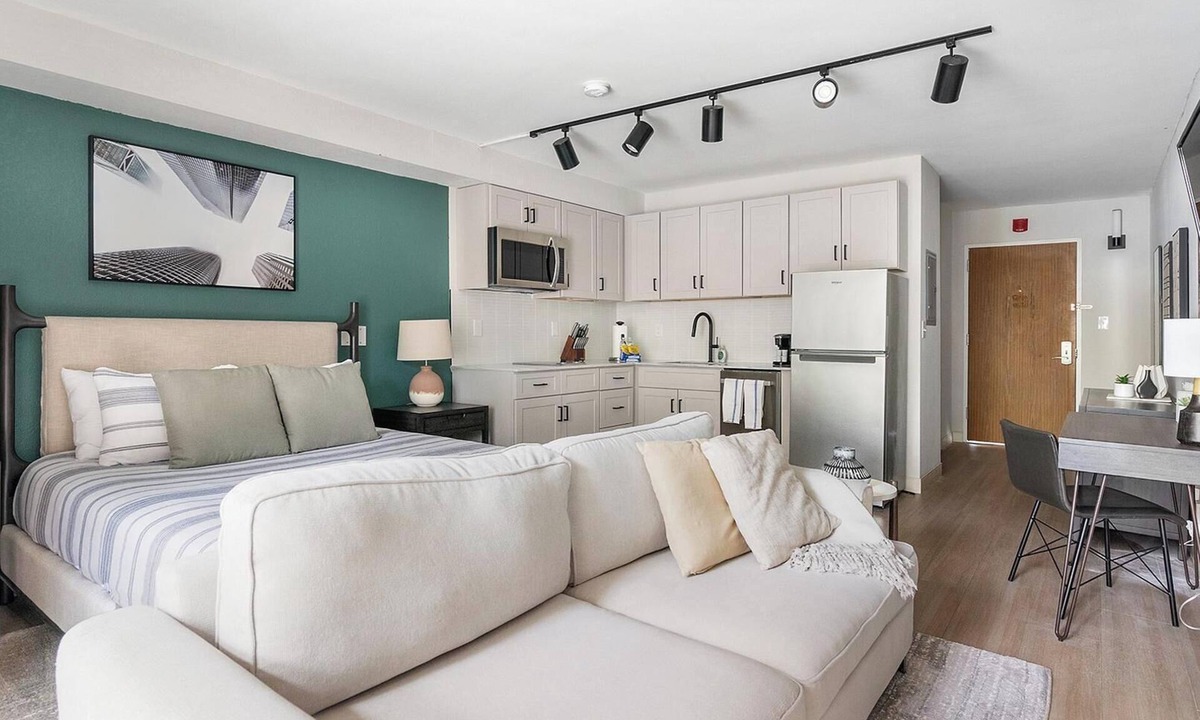Northeast Raleigh Apartment | Landing | Spectacular Studio, Pool, Gym