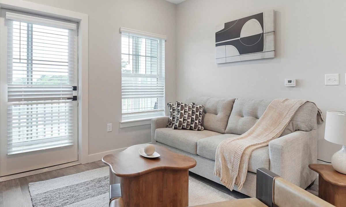 Beaufort Apartment | Landing | Stunning 1BD, Gym
