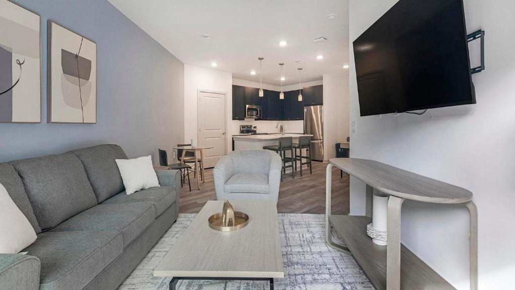 Huntsville Apartment | Landing Stunning 1BD Yoga Studio Gym