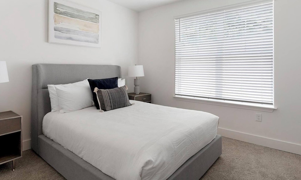 Crestline Heights Apartment | Landing | Stunning 2BD, Pool, Gym