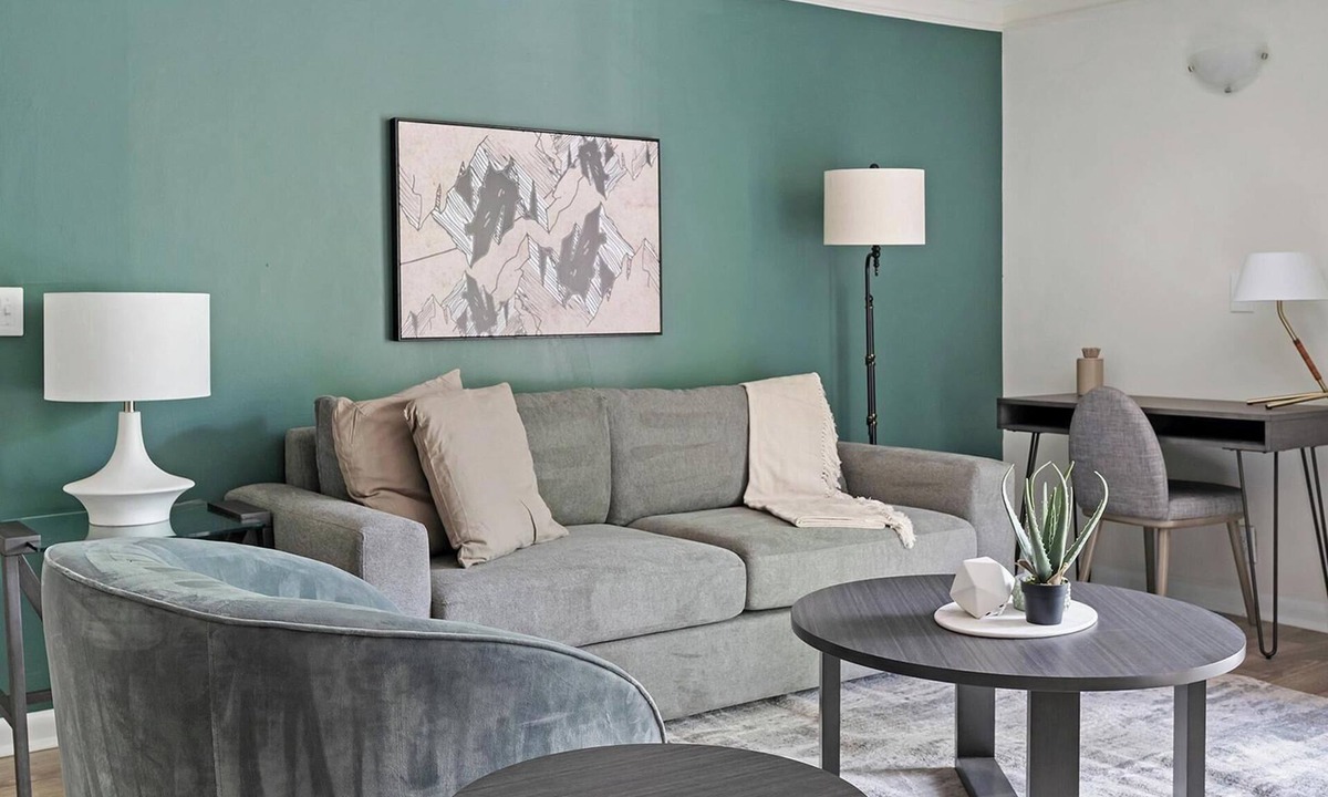Green Hills Apartment | Landing | Stylish 1BD, Pool, Gym