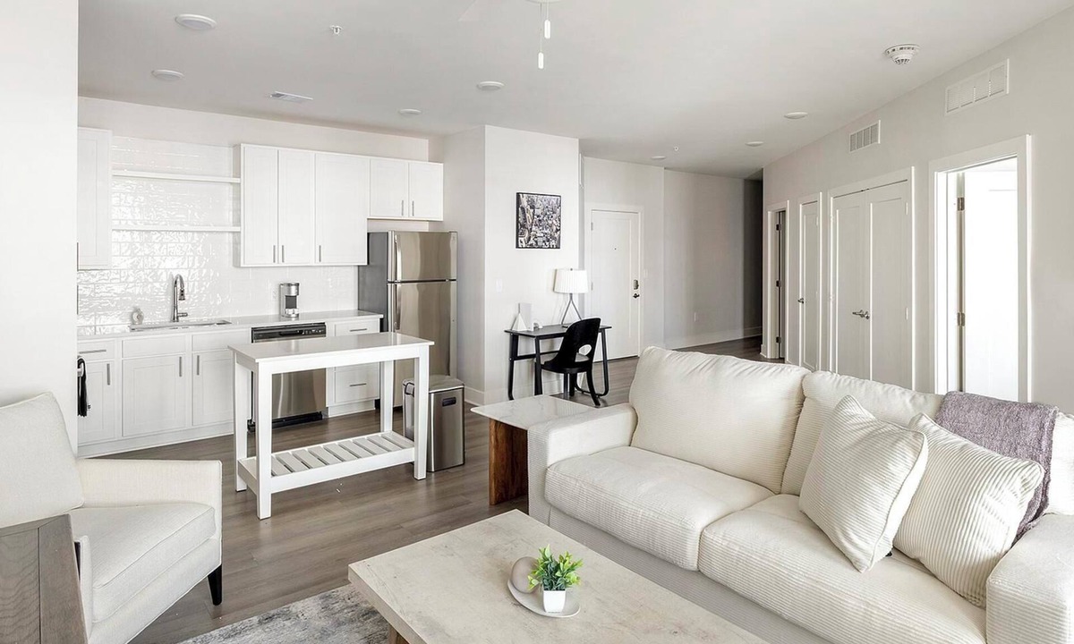 Belle Mina Apartment | Landing | Stylish 1BD, Gym, Clubhouse