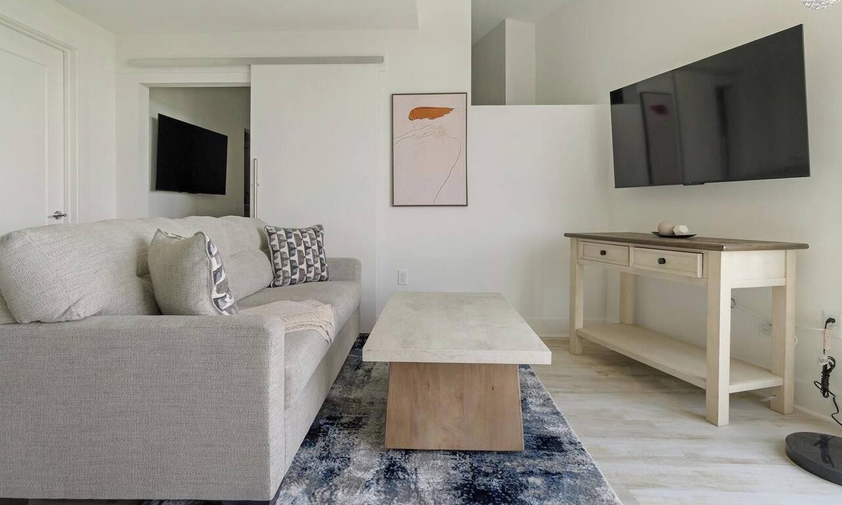 Southwest Raleigh Apartment | Landing | Stylish Studio in Caraleigh