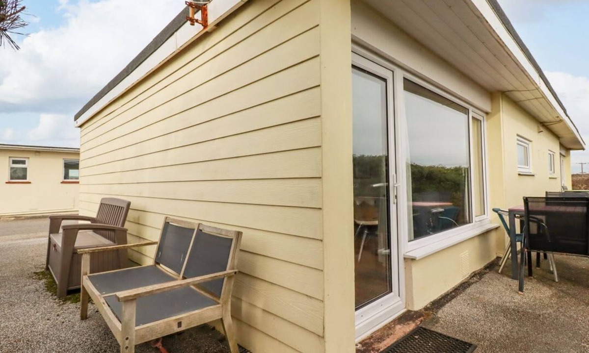 Perranporth Cabin | Lapwing, Perranporth, Cornwall