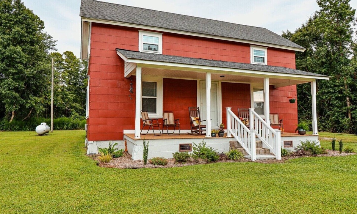 Pinetown House | Large 3 bedroom home near wildlife refuge in eastern NC
