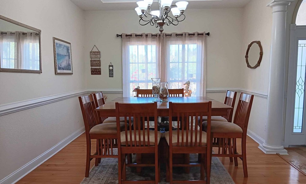 Westgate House | Large home. 30 minutes from beach. 20 minutes to Jacksonville or Richlands.