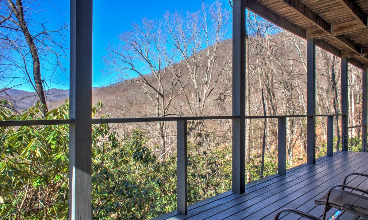 Swannanoa Apartment | Large Mountain Views Hiking 25Mins to DT A-Ville Nature Emersion Deck