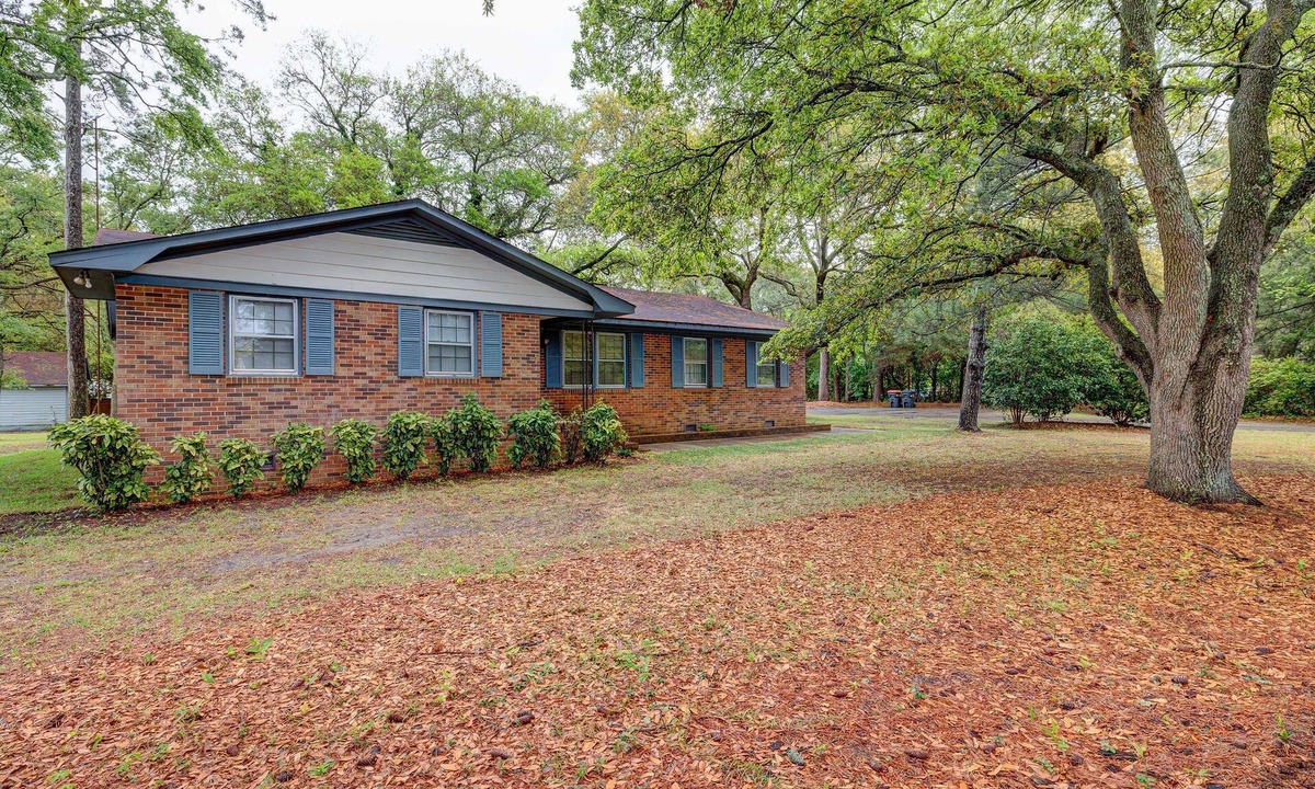 Myrtle Grove House | Large Ranch house in Wilmington
