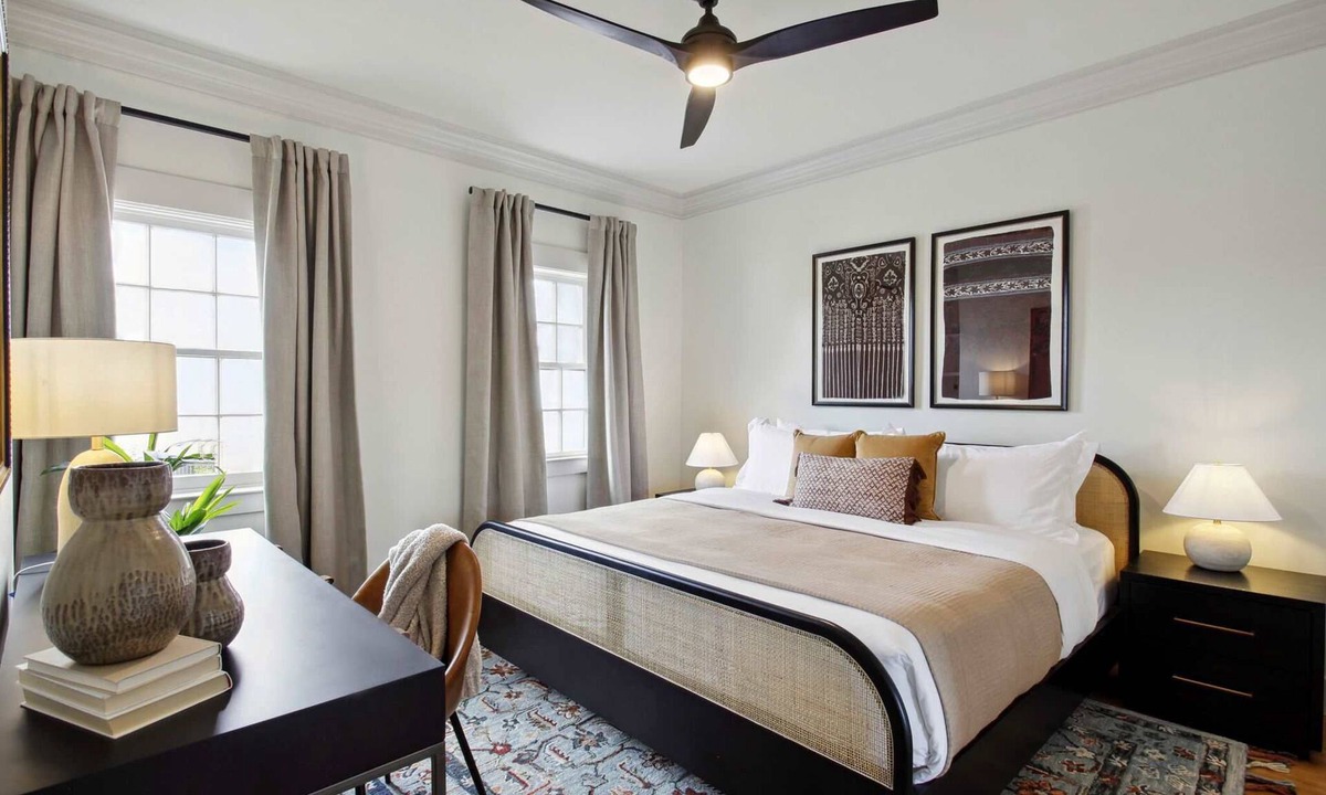 Old West Broad Neighborhood Condo | Large Townhome Combo | Forsyth Park