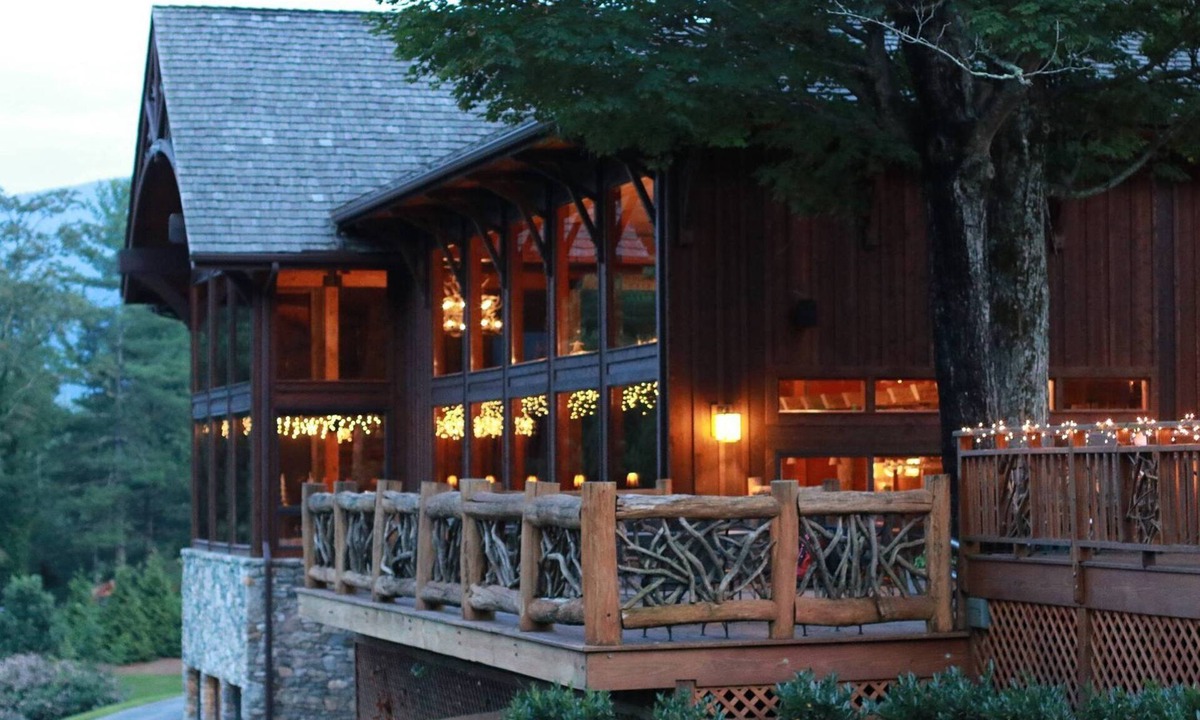 Waynesville Hotel | Laurel Ridge Country Club