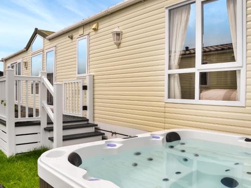 Patrington Haven House | Lavender Lodge