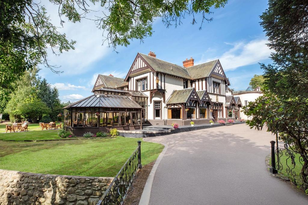 Almondbank House | Leonardo Boutique Huntingtower Perth