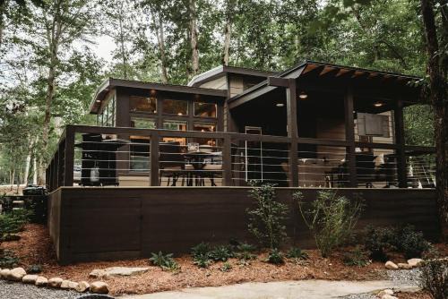 Monteagle House | Leprechaun Lodge at The Retreat at Deer Lick Falls in Tennessee