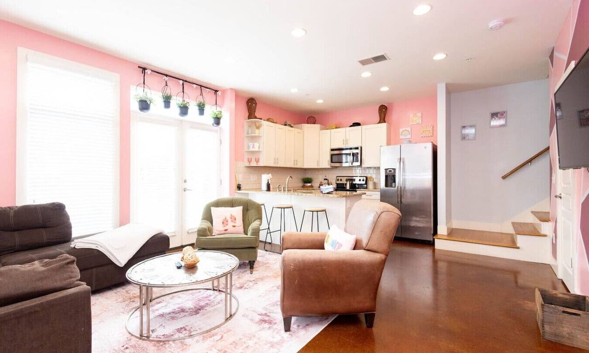 West End Condo | Lipstick & Boots: 3-Story West End Gem | Private Garage | Walk to Vanderbilt