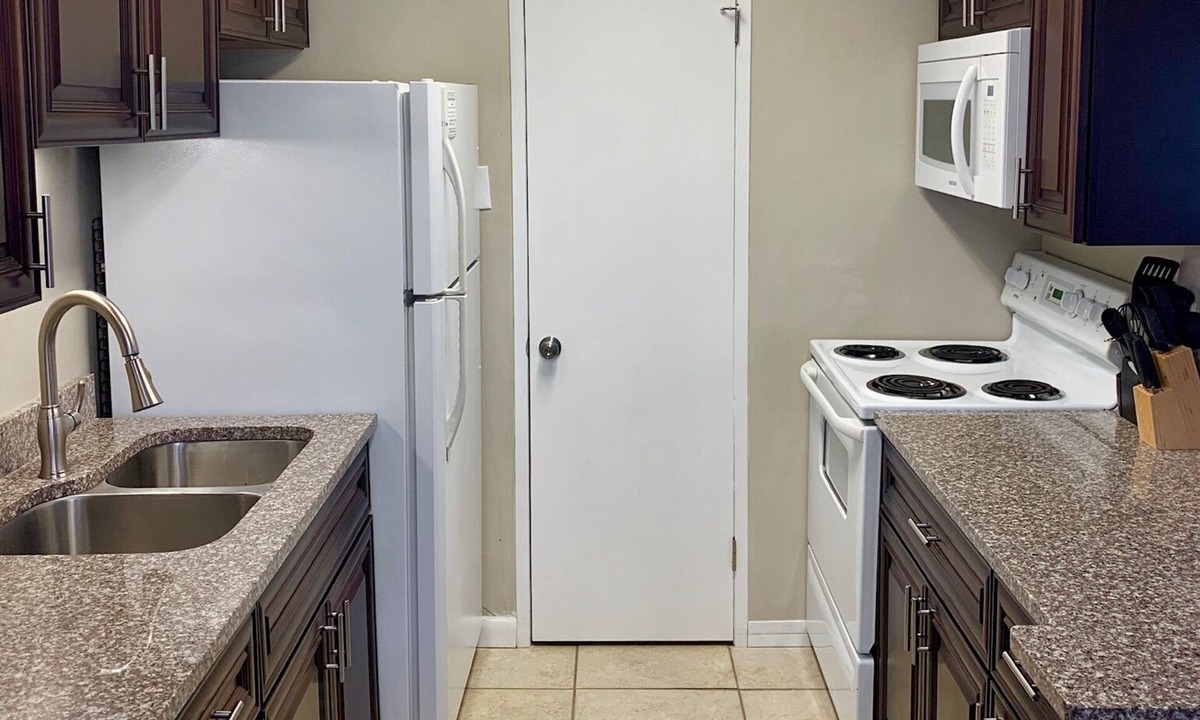 Willoughby Spit Condo | Little Bay Hideaway 1 (Monthly Rentals Available)