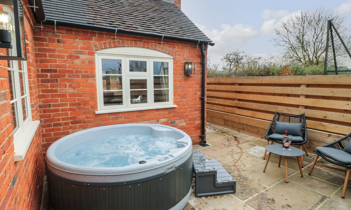 Uttoxeter Cottage | Little Gem