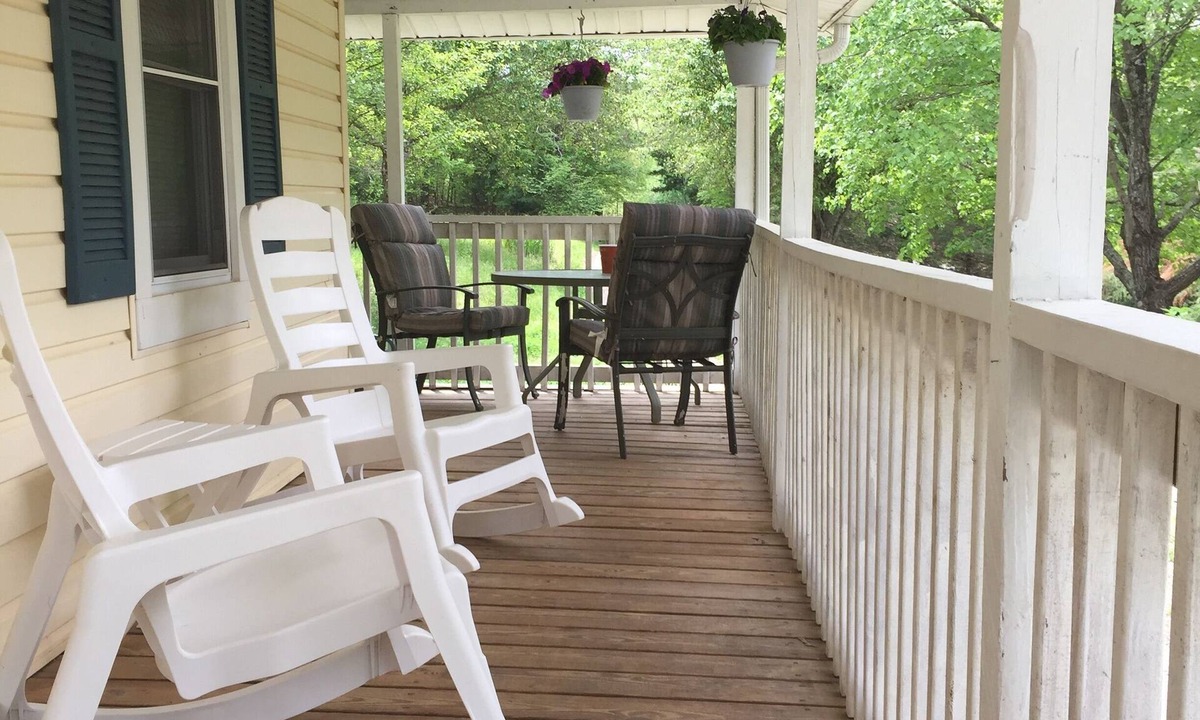 Rutherfordton Cottage | Little Yellow House at Holly Ridge Farm- near TIEC