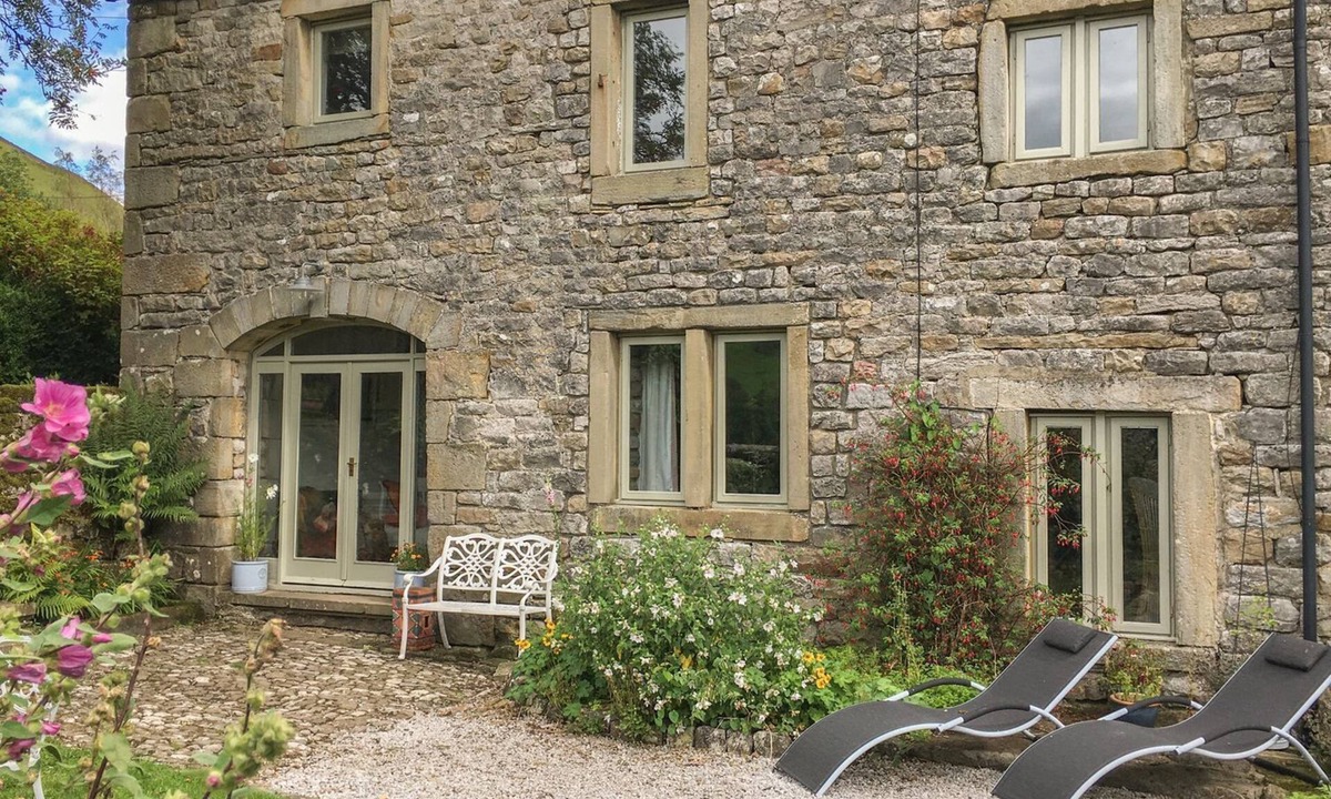 Litton Cottage | LITTON HALL BARN COTTAGE, family friendly, with open fire in Litton