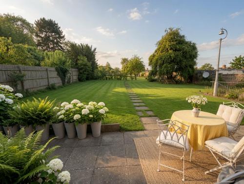Northampton Bed & Breakfast | Living light