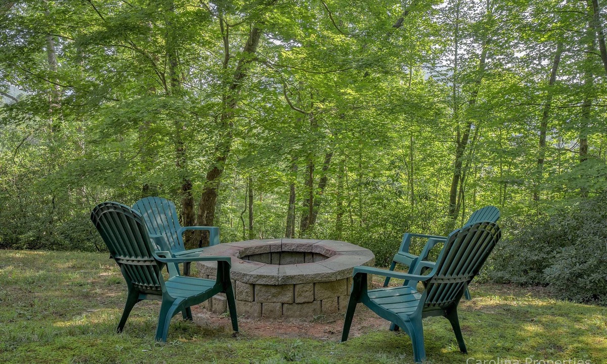Lake Lure Cabin | Log Cabin, Rumbling Bald Resort Amenities - Autumn Ridge by Carolina Properties