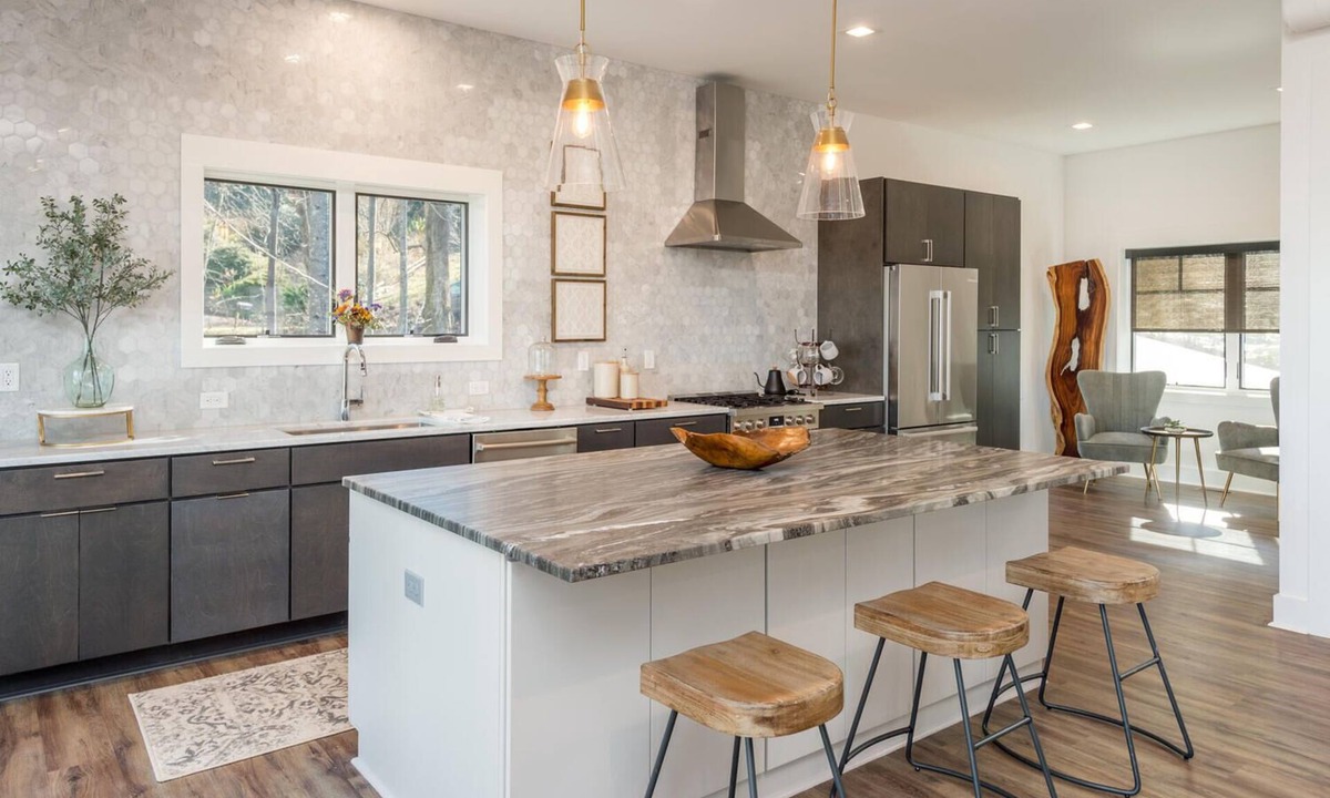 Laurel Park House | Long Range Mtn Views Next to Jump Off Rock! Ultra Modern, Very Unique Open Floor