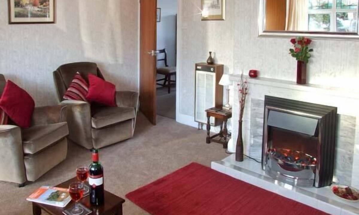 Wolverhampton Cottage | Loningside