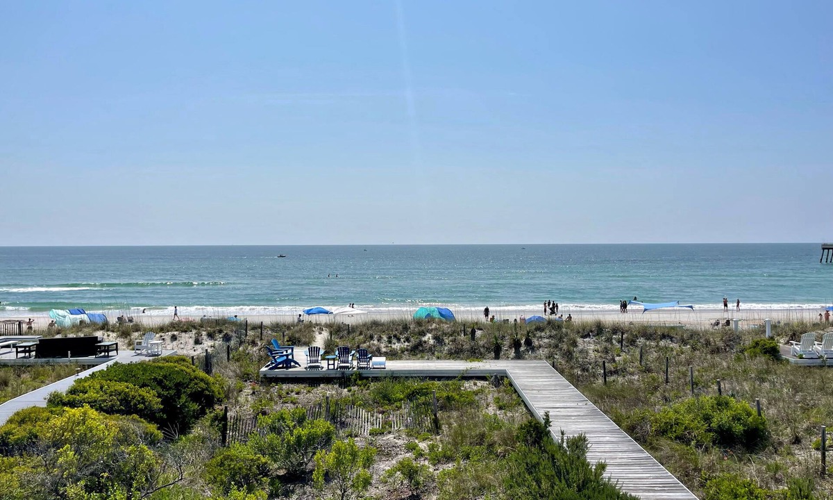 Wrightsville Beach House | Lovely Ocean Front Upper Level Duplex w Elevator!