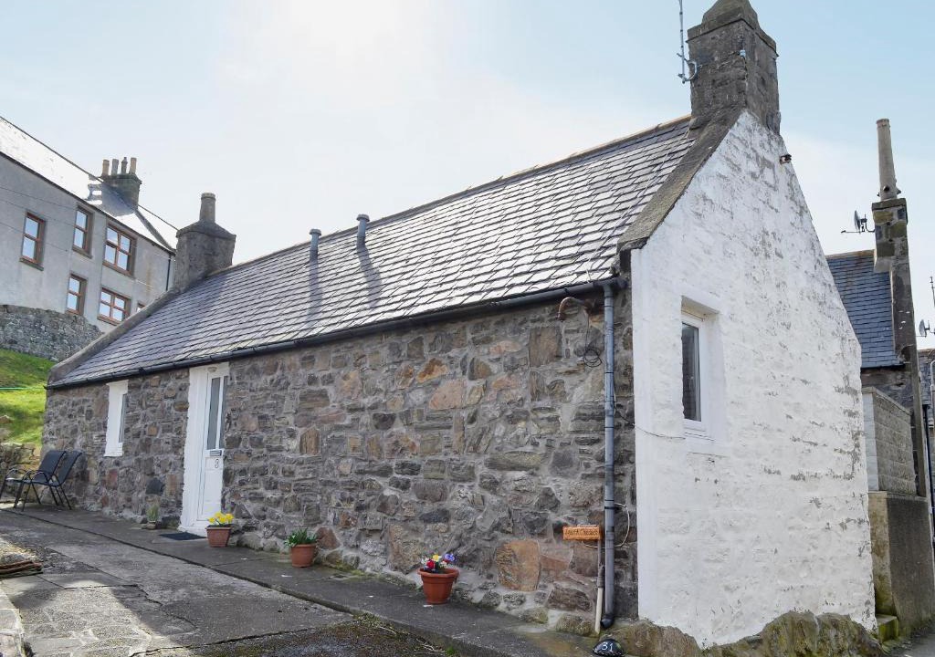 Whitehills House | Low Shore