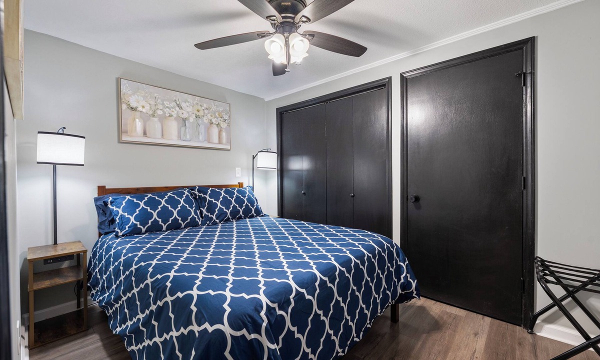 Statesville Apartment | “Lower Magnolia”- HIGH Quality Mattress & Pillows, Fully stocked, Great Deal!