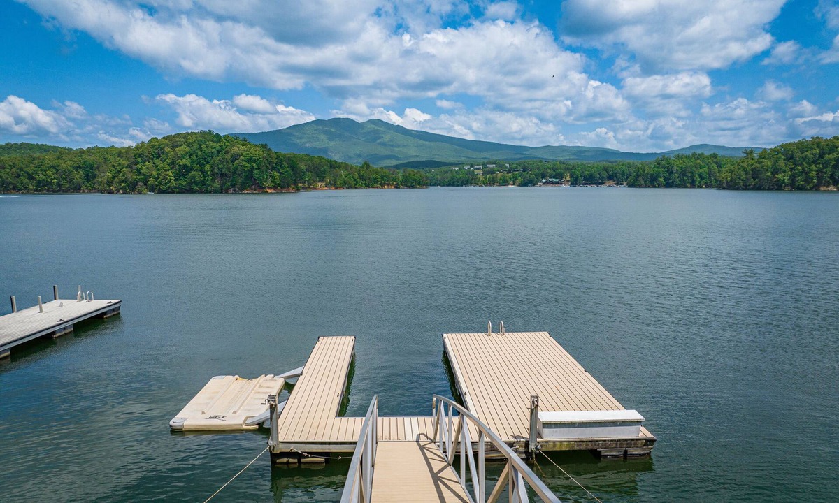 Nebo House | Lower rates/flexible calendar Waterfront Home w/Private Dock and Mountain Views