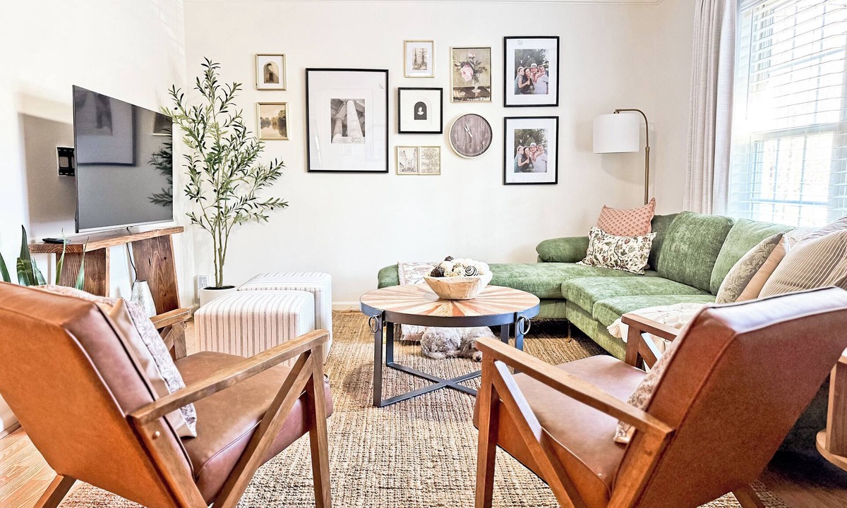 Durham House | Luxe } Coffee Bar! Minutes to Duke & downtown, Eco+ Family friendly + Fire pit