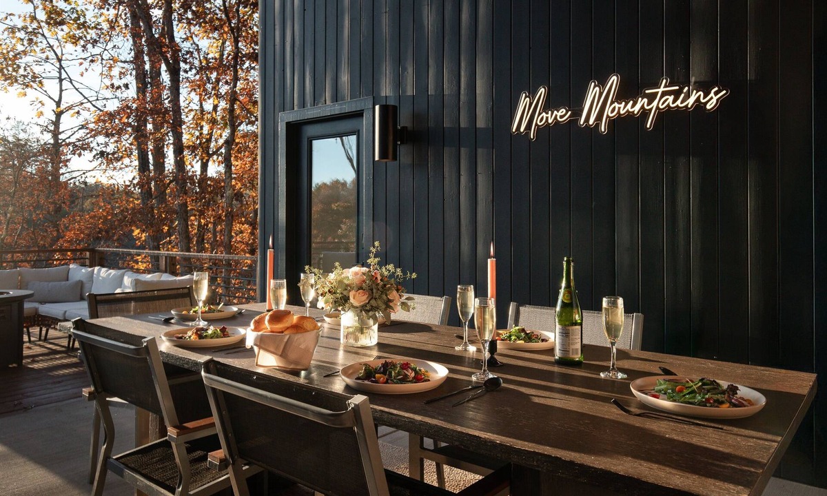 Weaverville House | Luxe Retreats Heated Pool + Hot Tubs