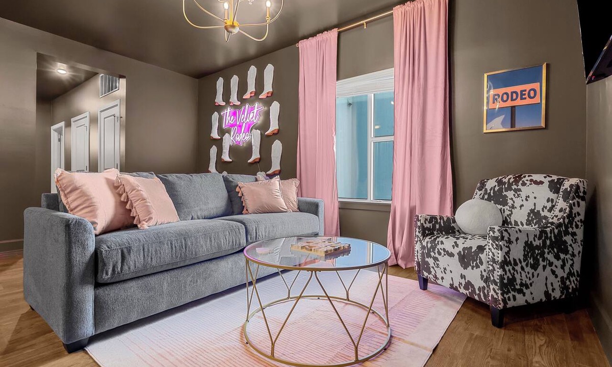 Eighth Avenue Apartment | Luxe stay in Downtown Nashville, walkable to Broadway-The Velvet Rodeo
