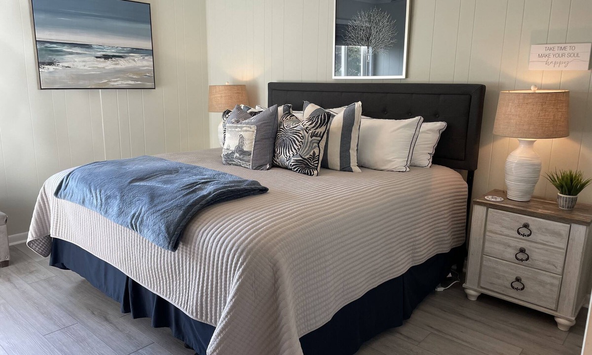 Ocean Isle Beach Condo | Luxuriously Coastal Beach Front Condo - Welcome to Sea La Vie!