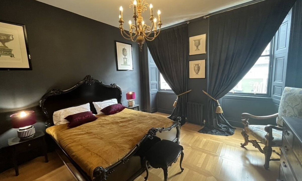 Leith Apartment | Luxury apartment with free parking in the 4th coolest neighbourhood in the world