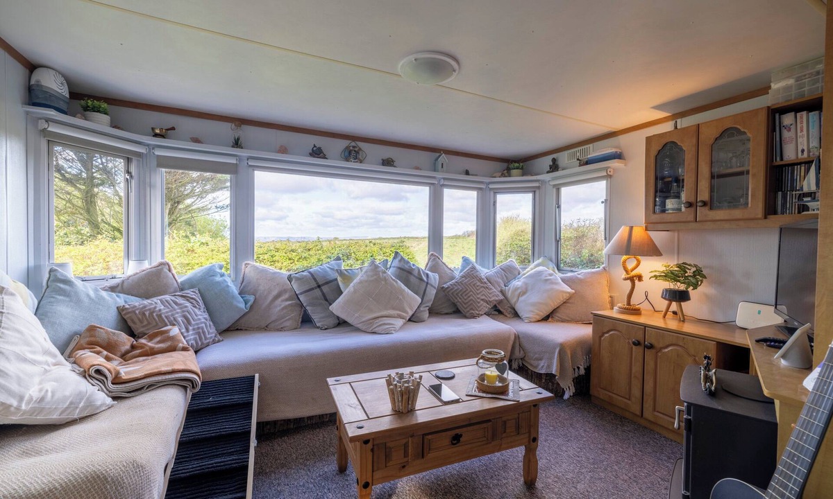Perranuthnoe Cabin | Luxury Coastal Hideaway in Cornwall - Dog Friendly