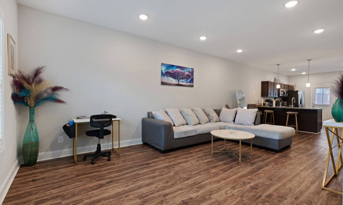 Clarksville Condo | Luxury keyless free WiFi exit 11