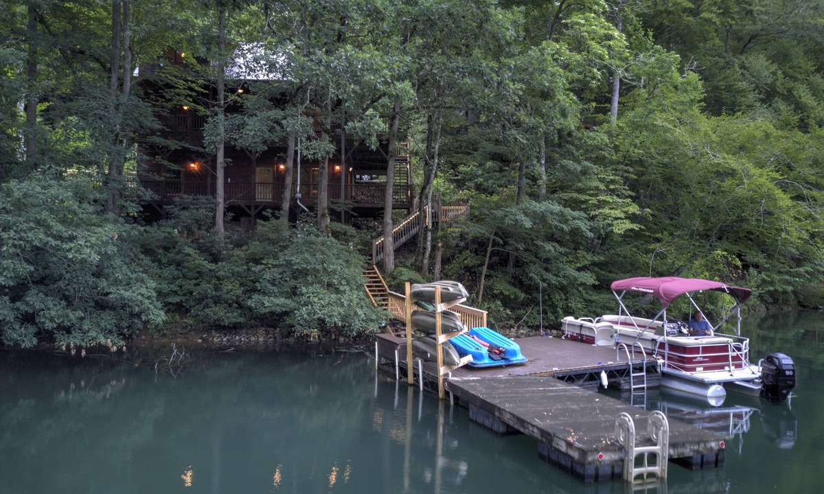Topton Cabin | Luxury Lake House w/Private Dock, Pontoon Boat, Hot Tub, Pool Table, Theatre Rm
